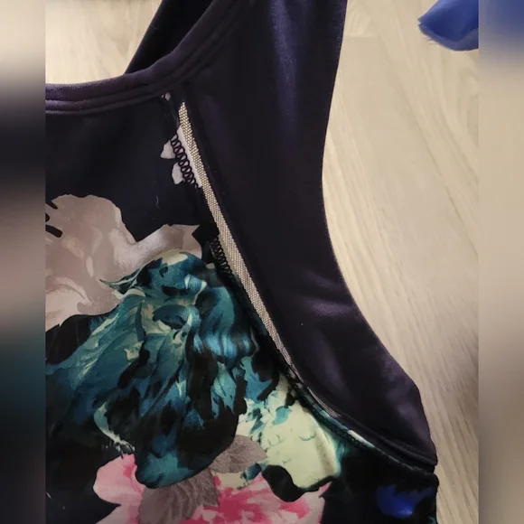 Old Navy Active Go-Dri Floral Racerback with built-in sports bra, Women's Medium - Picture 11 of 13